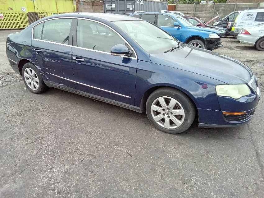2005 VOLKSWAGEN PASSAT