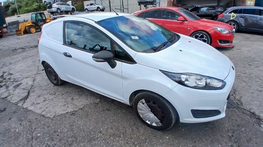 2016 FORD FIESTA
