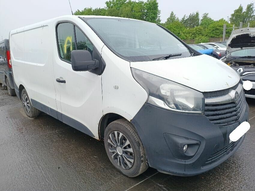 2015 VAUXHALL VIVARO