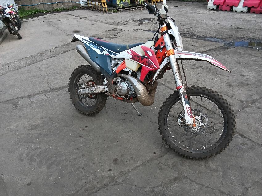  KTM OFF ROAD BIKE