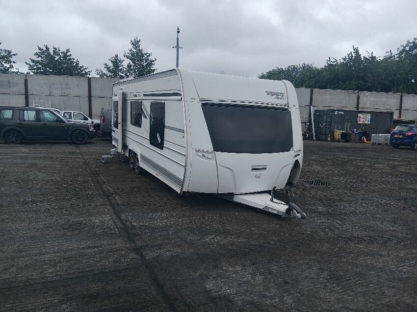  CARAVAN FENDT