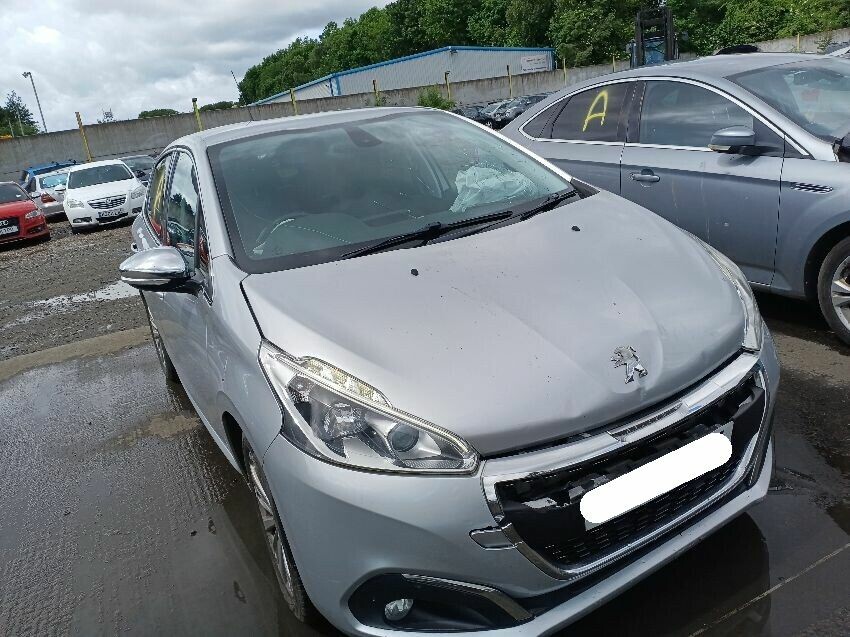 2015 PEUGEOT 208