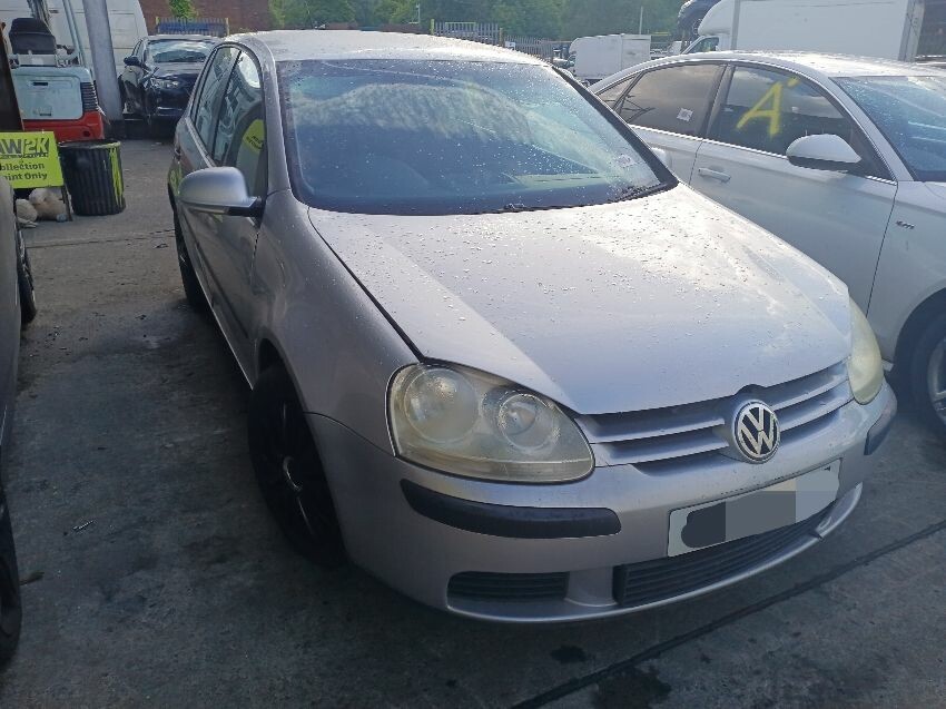2005 VOLKSWAGEN GOLF