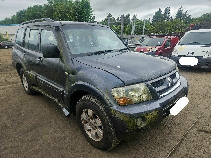2005 MITSUBISHI SHOGUN