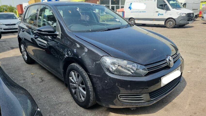 2011 VOLKSWAGEN GOLF