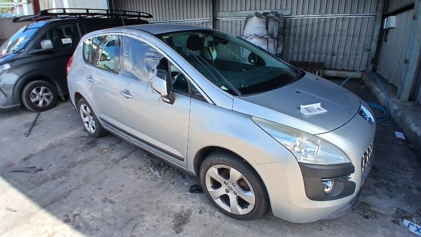 2011 PEUGEOT 3008