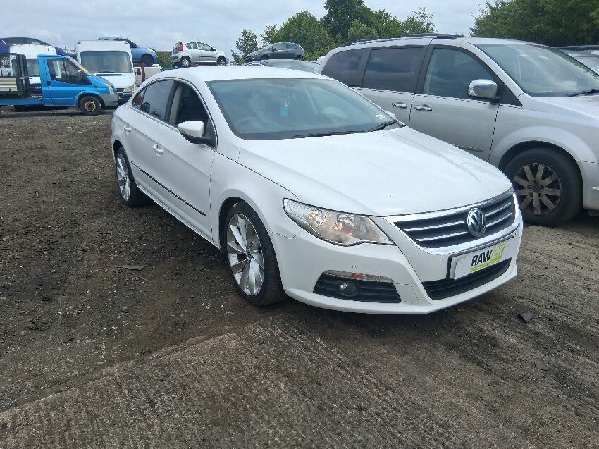 2011 VOLKSWAGEN PASSAT