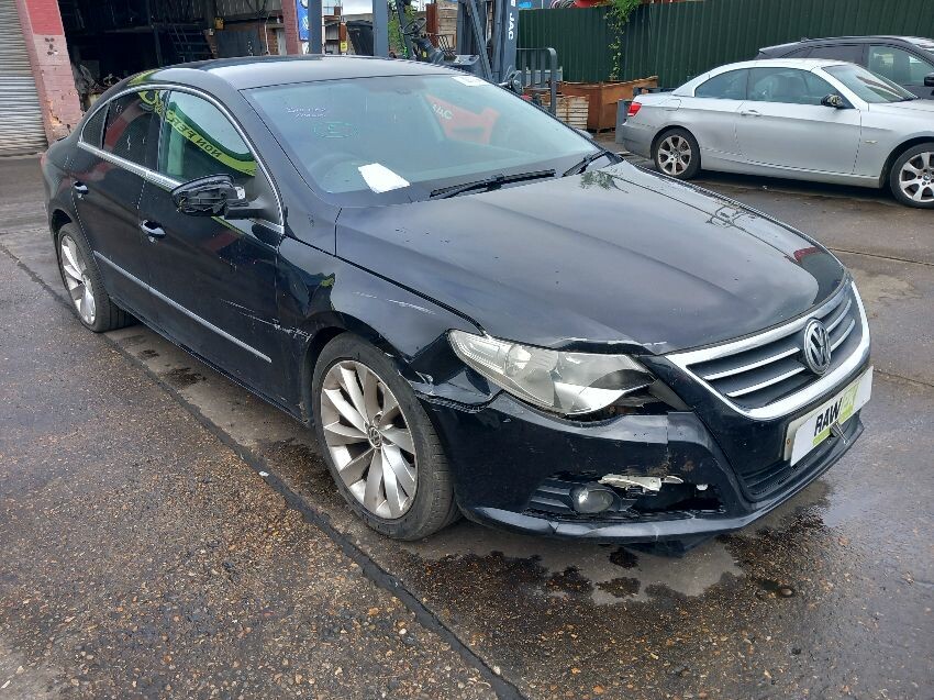 2010 VOLKSWAGEN PASSAT