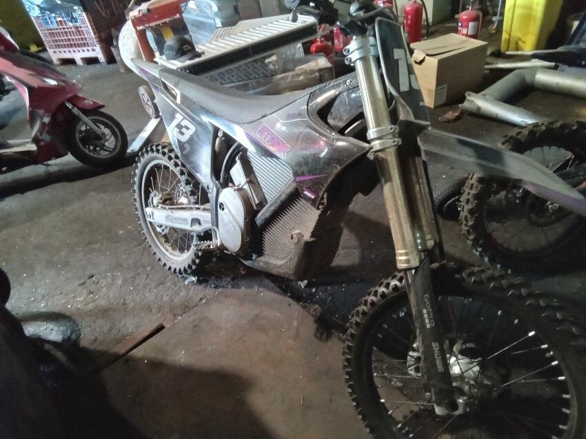 E-BIKE E- BIKE