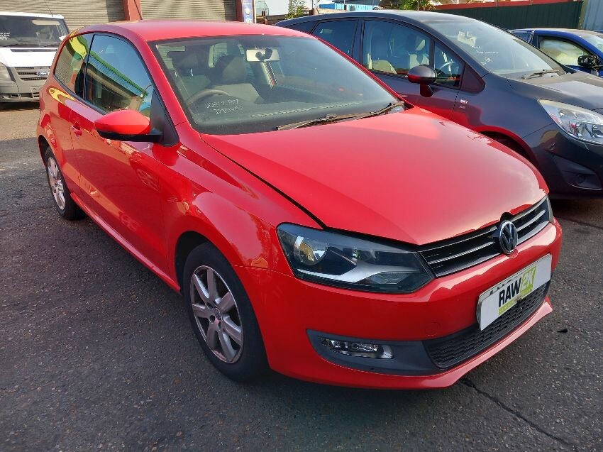 2011 VOLKSWAGEN POLO