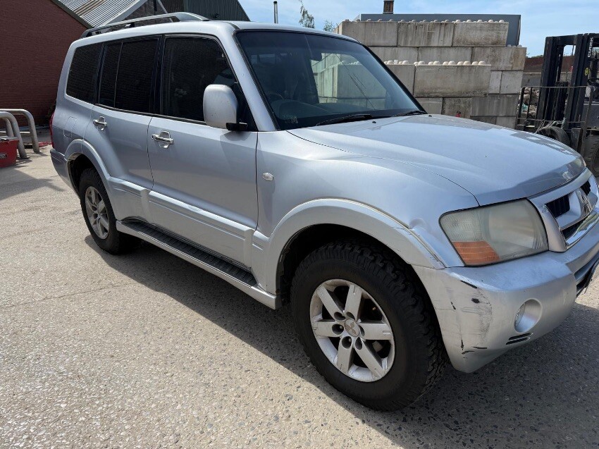 2006 MITSUBISHI SHOGUN
