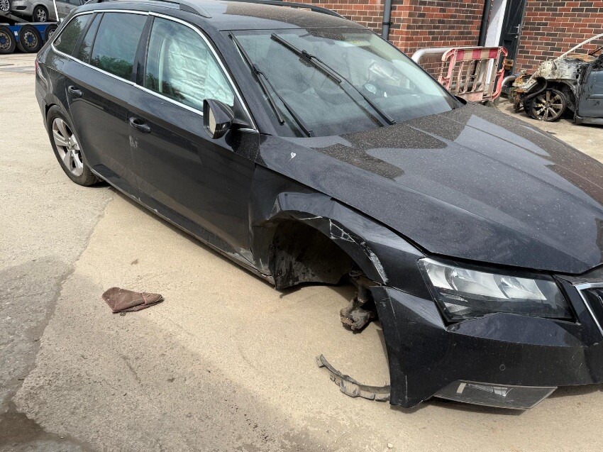 2016 SKODA SUPERB
