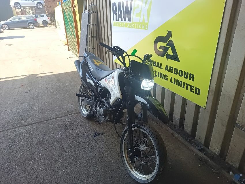  SUZUKI DR125SM