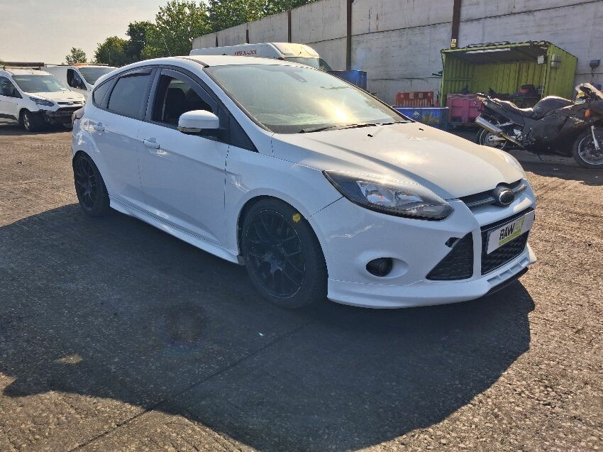 2014 FORD FOCUS ZETEC S S/S 999cc