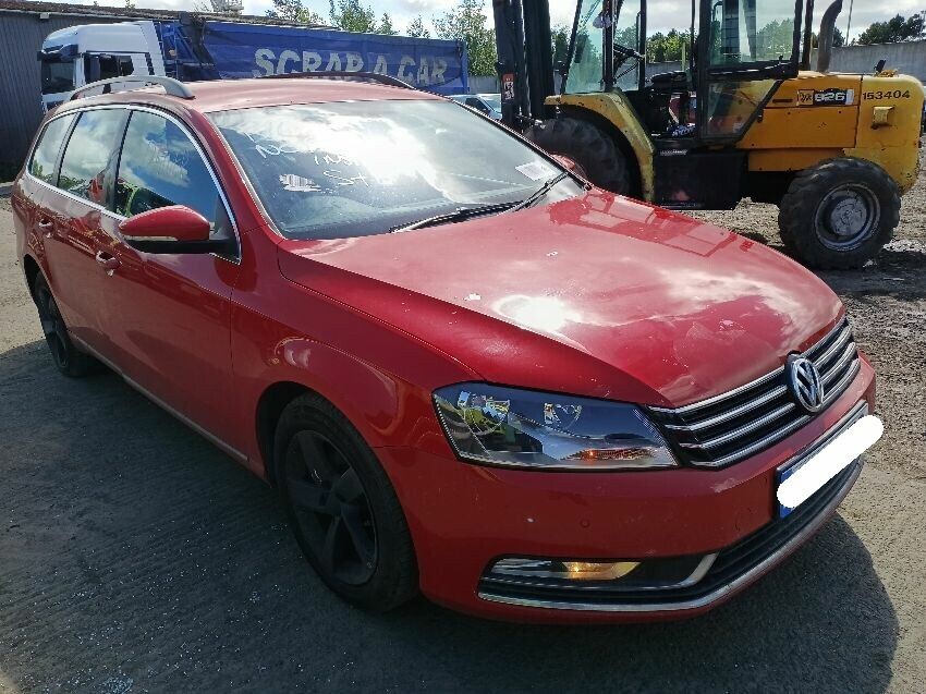 2013 VOLKSWAGEN PASSAT