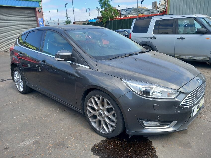 2016 FORD FOCUS TITANIUM X 999cc