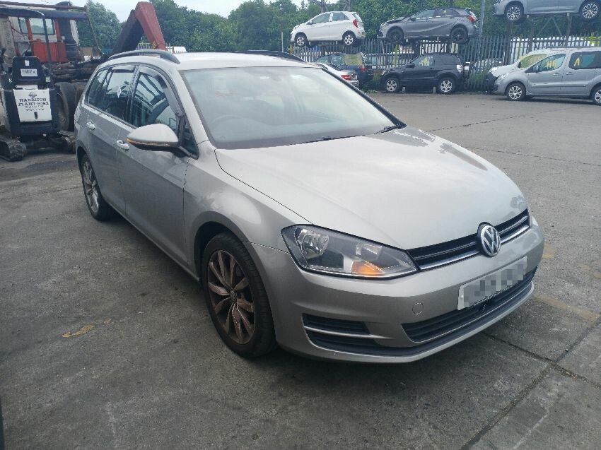 2014 VOLKSWAGEN GOLF SE TDI BLUEMOTION TECHNOLOGY 1,598cc