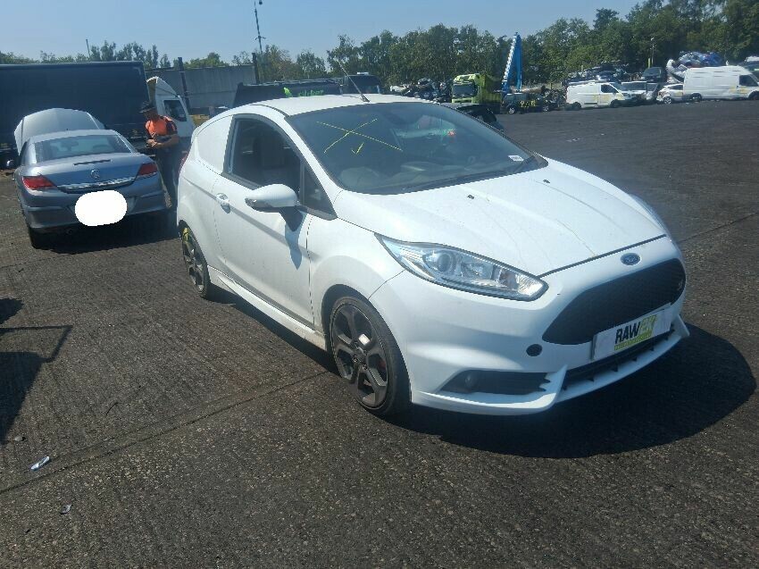 2015 FORD FIESTA