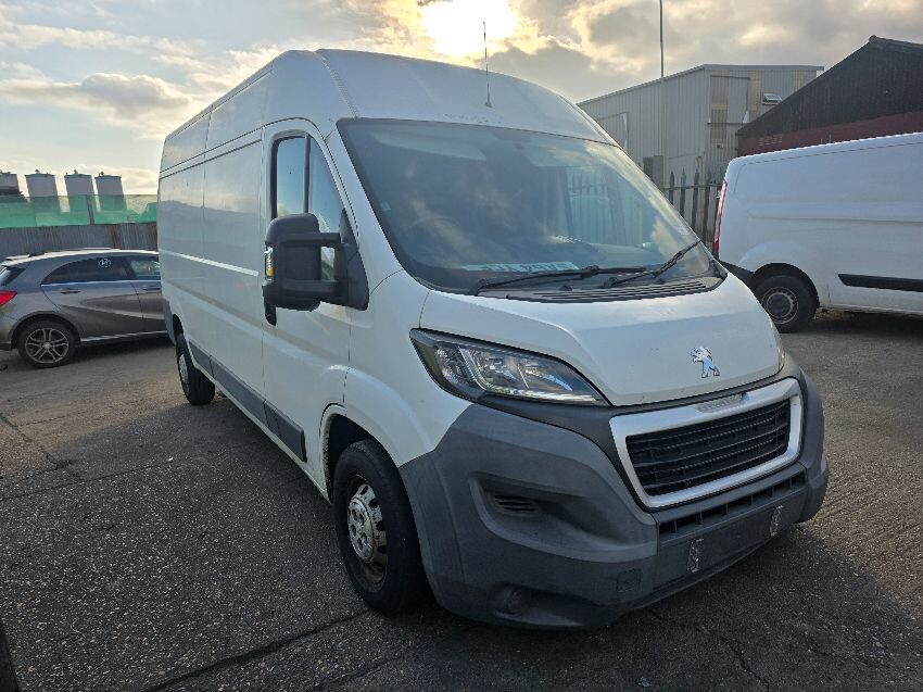 2014 PEUGEOT BOXER HDI 335 L3H2 PROFESSIONAL P/V 2,198cc