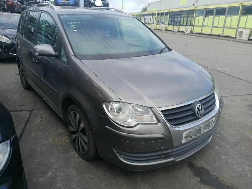 2008 VOLKSWAGEN TOURAN SE TDI 1,896cc