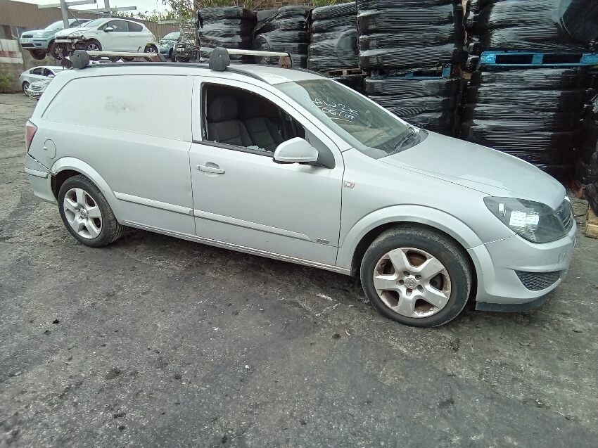 2013 VAUXHALL ASTRA SPORTIVE CDTI 1,686cc