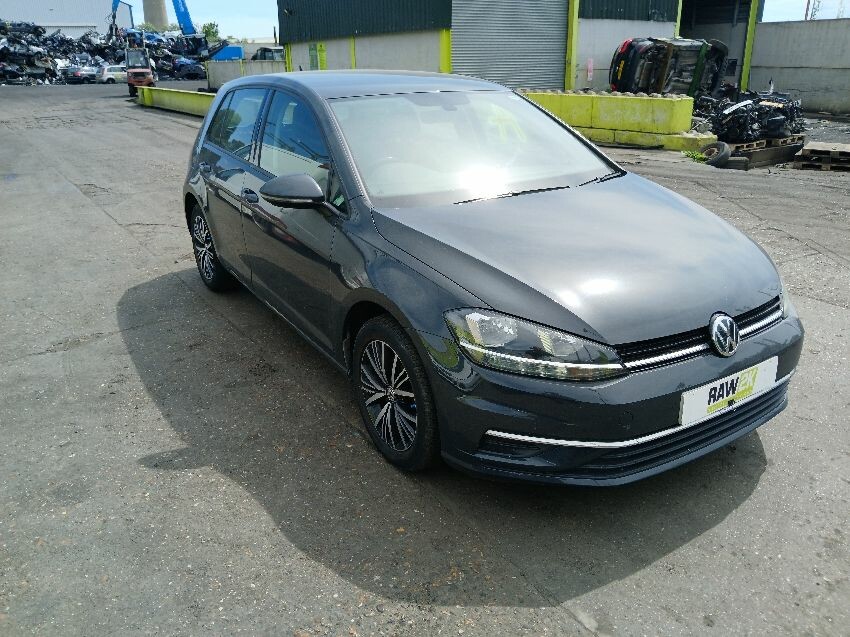 2018 VOLKSWAGEN GOLF SE NAVIGATION TDI BLUEMOTION TECHNOLOGY 1,968cc