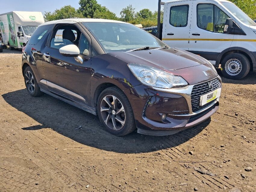2016 DS DS 3 PURETECH ELEGANCE S/S 1,199cc