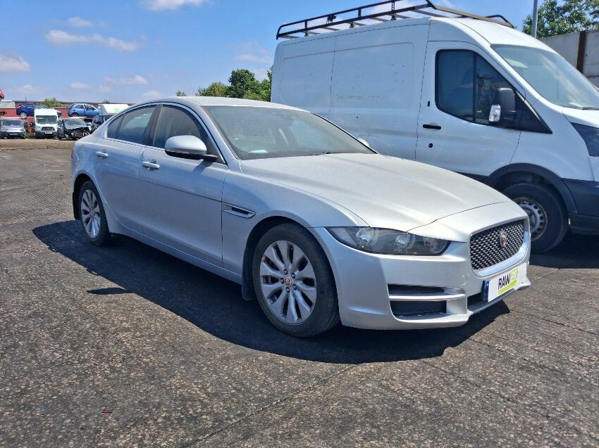 2015 JAGUAR XE PRESTIGE 1,999cc