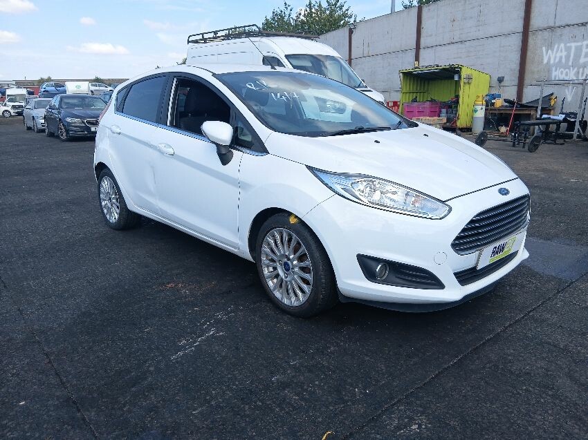 2013 FORD FIESTA TITANIUM 998cc
