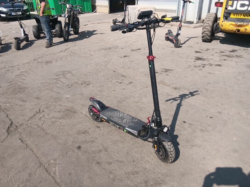  UNIQUE MOTOR COMPANY I SCOOTER IX3