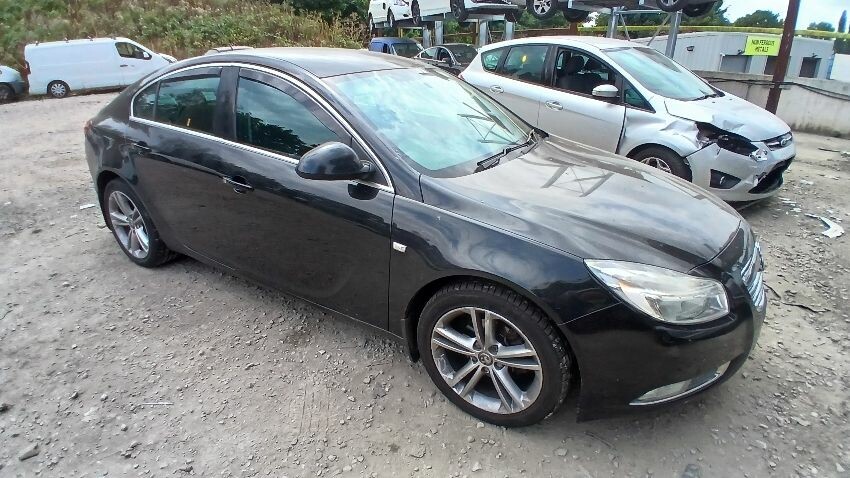 2011 VAUXHALL INSIGNIA