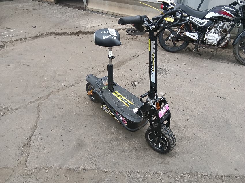 ELECTRIC SCOOTER CHAOS