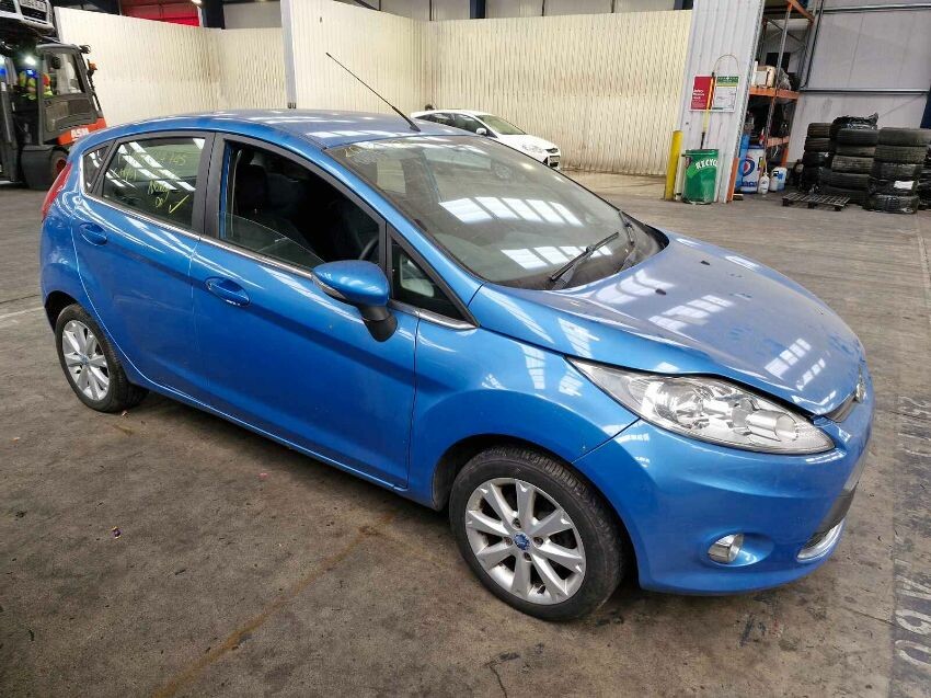 2010 FORD FIESTA