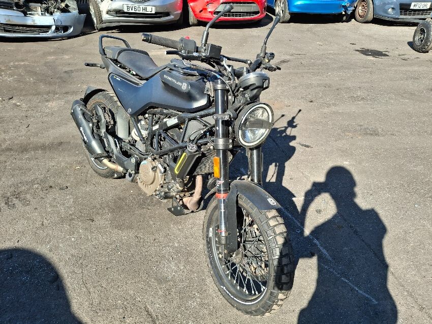 2023 HUSQVARNA SVARTPILEN 125