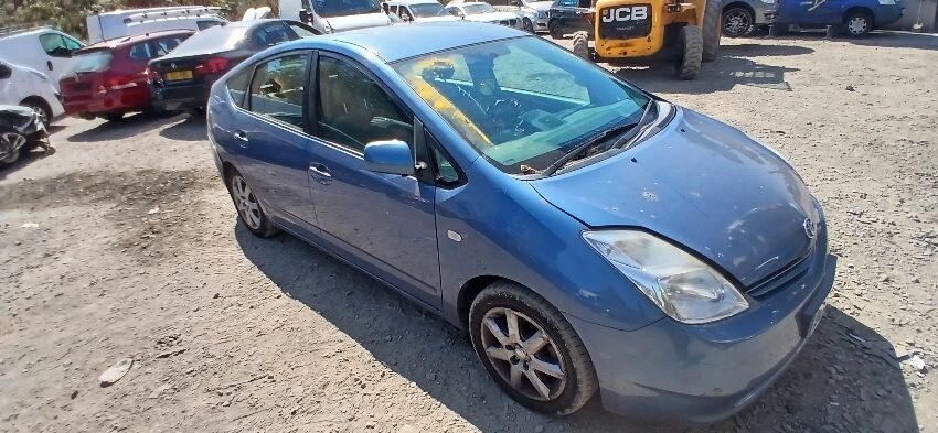 2004 TOYOTA PRIUS