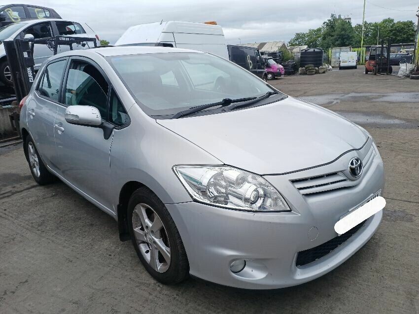 2010 TOYOTA AURIS