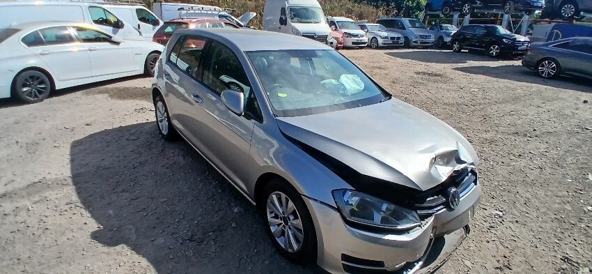 2014 VOLKSWAGEN GOLF
