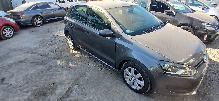 2010 VOLKSWAGEN POLO