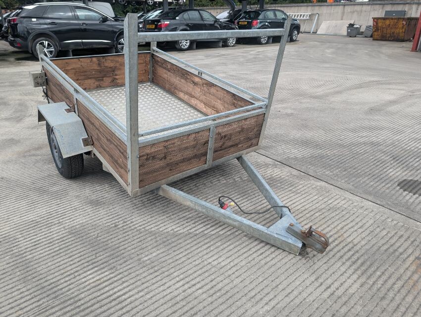  TRAILER (LIGHT) TRAILER (LIGHT)