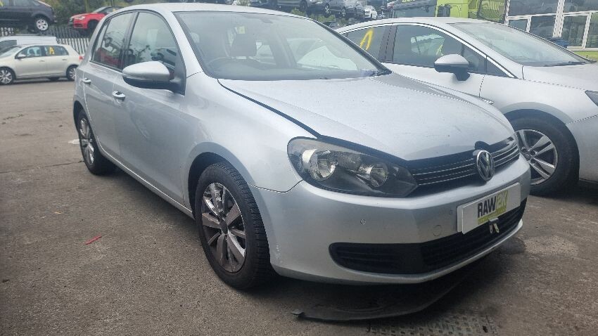 2011 VOLKSWAGEN GOLF