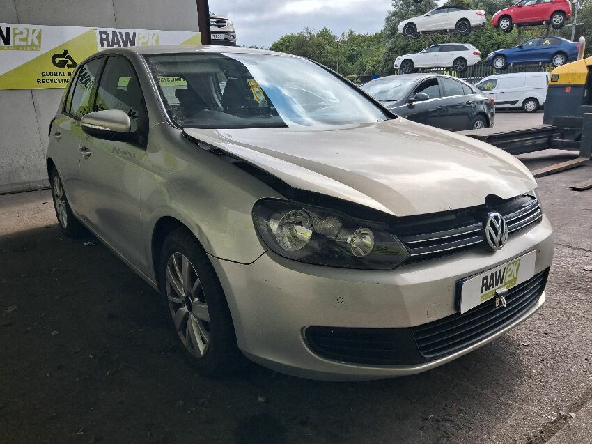 2011 VOLKSWAGEN GOLF