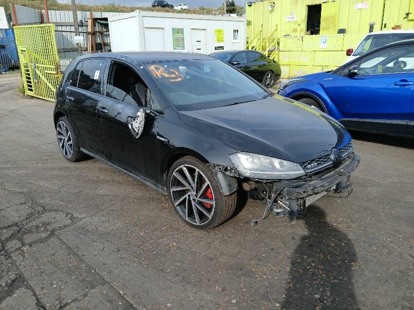 2014 VOLKSWAGEN GOLF