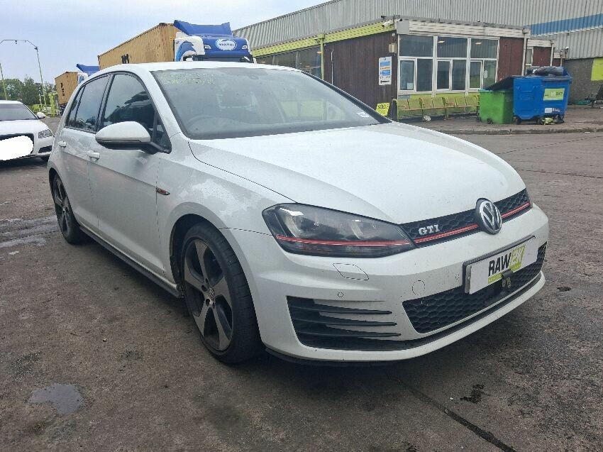 2014 VOLKSWAGEN GOLF