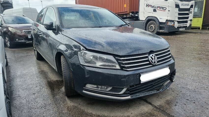 2013 VOLKSWAGEN PASSAT