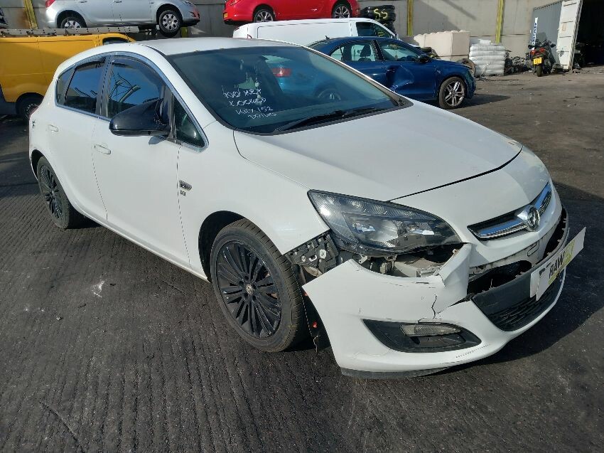 2014 VAUXHALL ASTRA