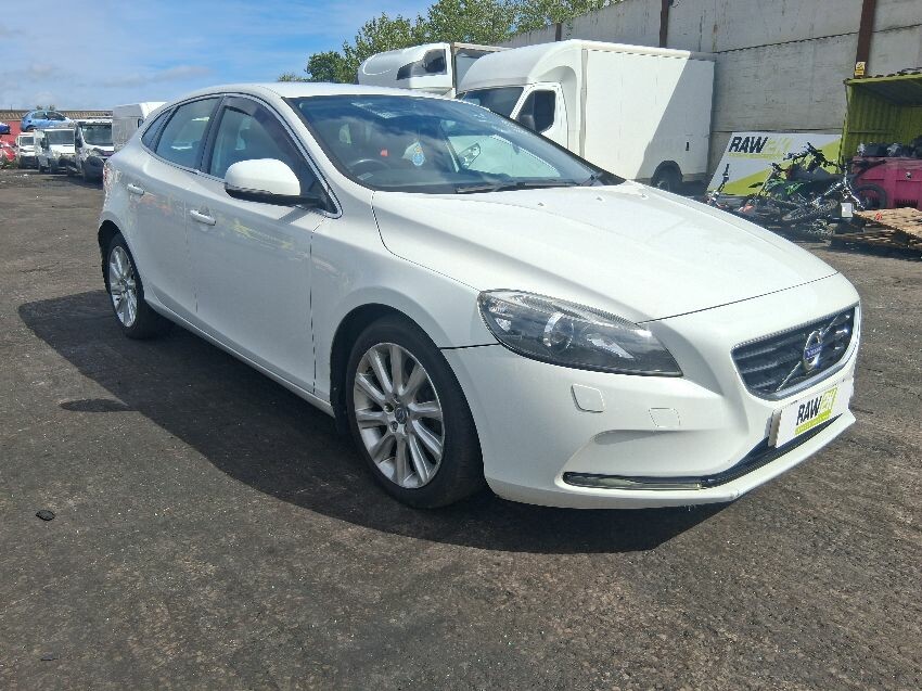2012 VOLVO V40