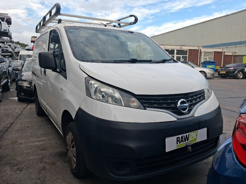 2014 NISSAN NV200