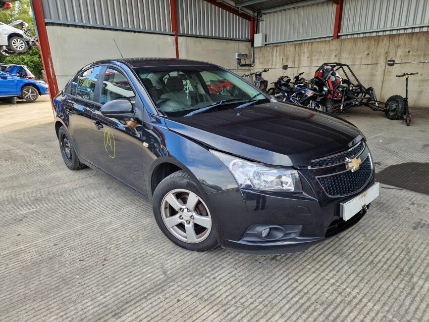 2011 CHEVROLET CRUZE