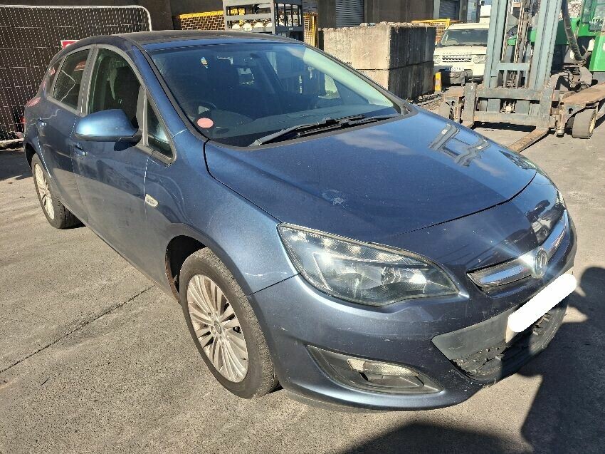 2013 VAUXHALL ASTRA