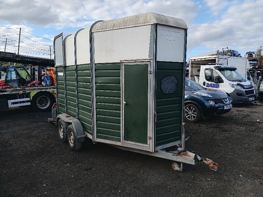  Trailer HORSE BOX